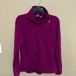 Barely worn Puma side zip women’s sweatshirt in a large